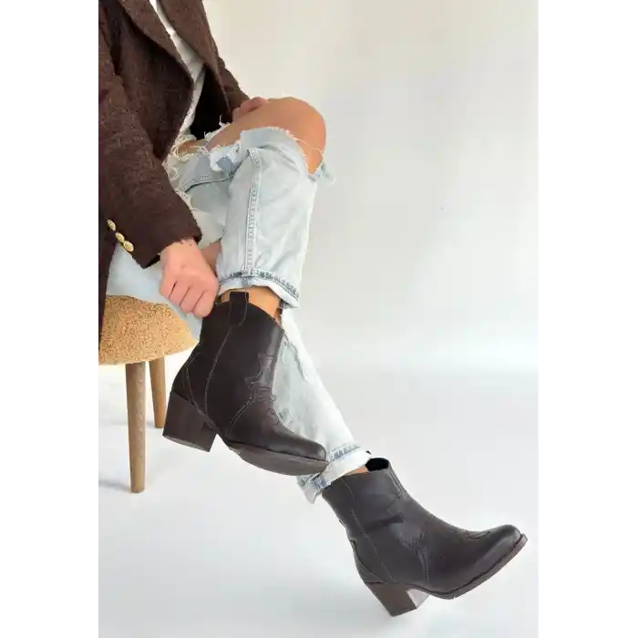 Akver Acı Kahve Cilt Topuklu Bot