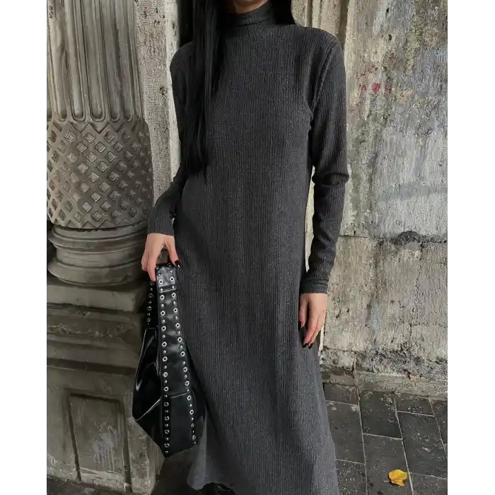 Boğazlı kalın bürümcük uzun elbise siyah