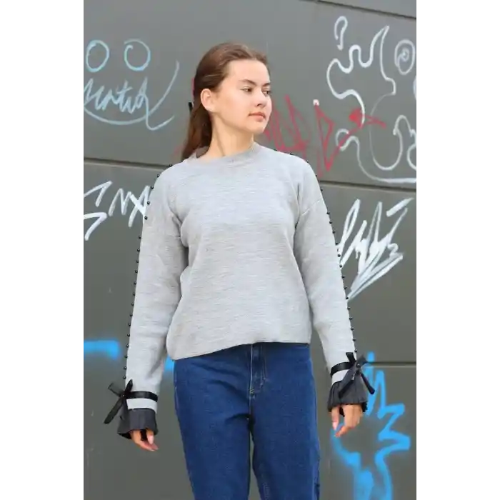 Boncuklu bile detaylı kazak gri