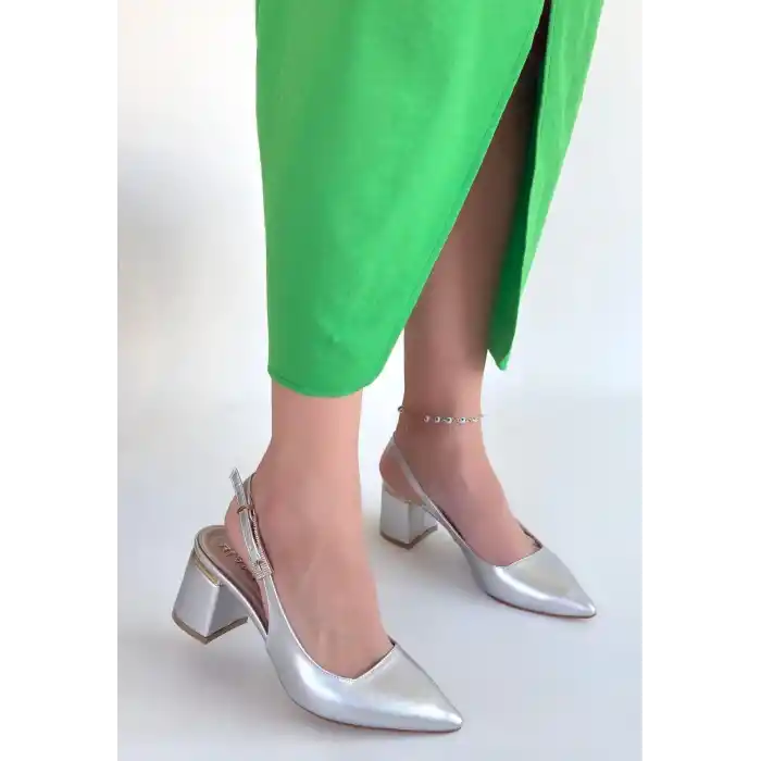 Buant Gümüş Cilt Topuklu Ayakkabı
