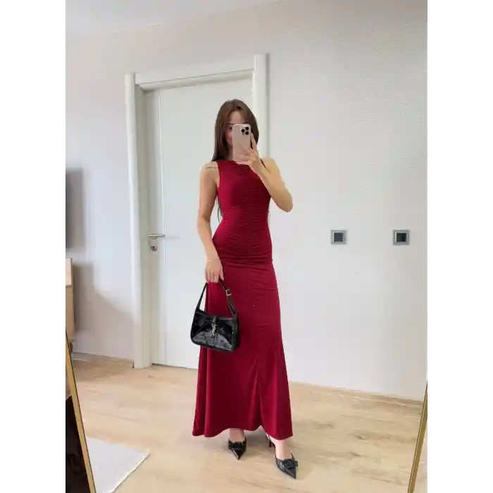 Bürümcük Kumaşlı İçi Astarlı Üzgülü Kolsuz Büzgülü Uzun Elbise - Kırmızı