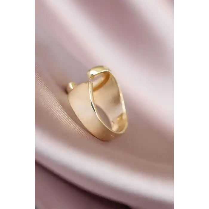 C Harfli Altın Renk Ayarlamalı Metal Kadın Yüzük