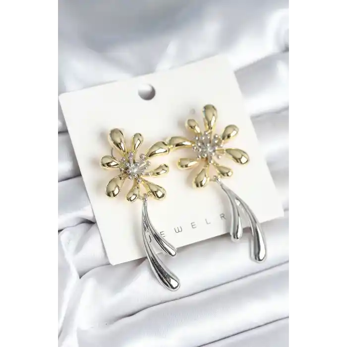 Çiçek Model Gold Gümüş Renk Kadın Küpe