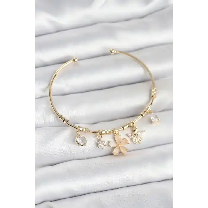 Çiçek ve Kelebek Charmlı Gold Renk Pirinç Kadın Bileklik