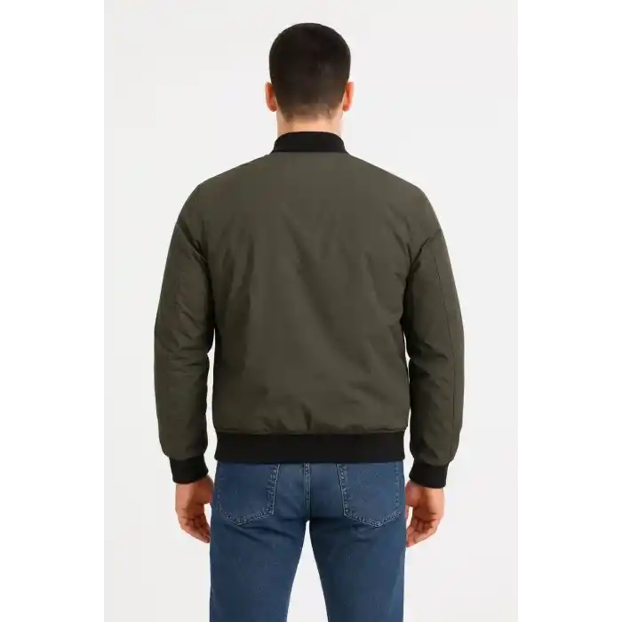 Erkek Bomber Mont Ceket – Fermuarlı, Kapitone İçi Astarlı, Su İtici Kumaş, Regular Fit, Uzun Kollu, Yandan Cepli, Bahar & Kış Rahat Günlük Stil - Haki