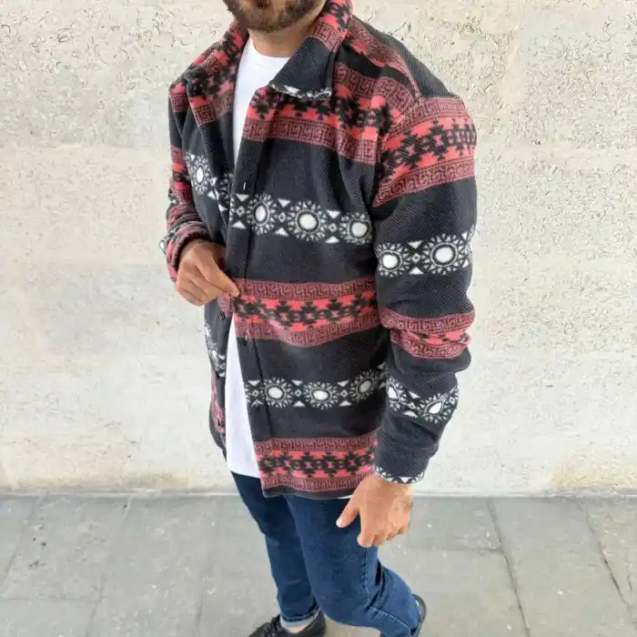 Erkek Desenli Polar Gömlek – Etnik Şerit Desen Yakalı, Uzun Kollu, Düğmeli, Oversize Rahat Kalıp - Füme