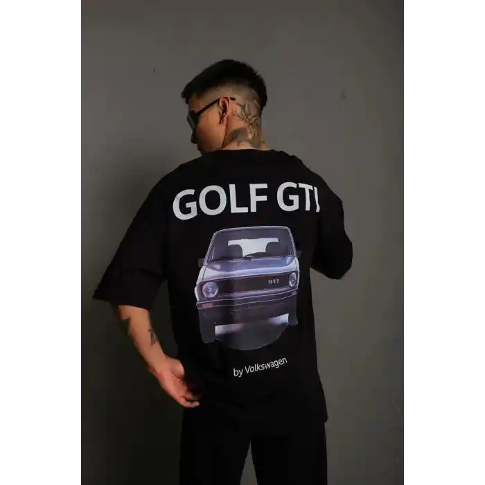 Erkek Oversize Baskılı Tişört – Golf GTI Retro Araba Desenli, Ön & Arka Dijital Baskı, Sokak Modası Stil - Siyah