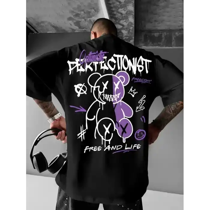 Erkek OversizeGrafik Tişört CAMPBRASTCOOPERATION Kalın Yazı Bisiklet Yaka, Kısa Kol, Kalın Mor ve Siyah Desenli Yazlık Sokak Kıyafeti - Siyah