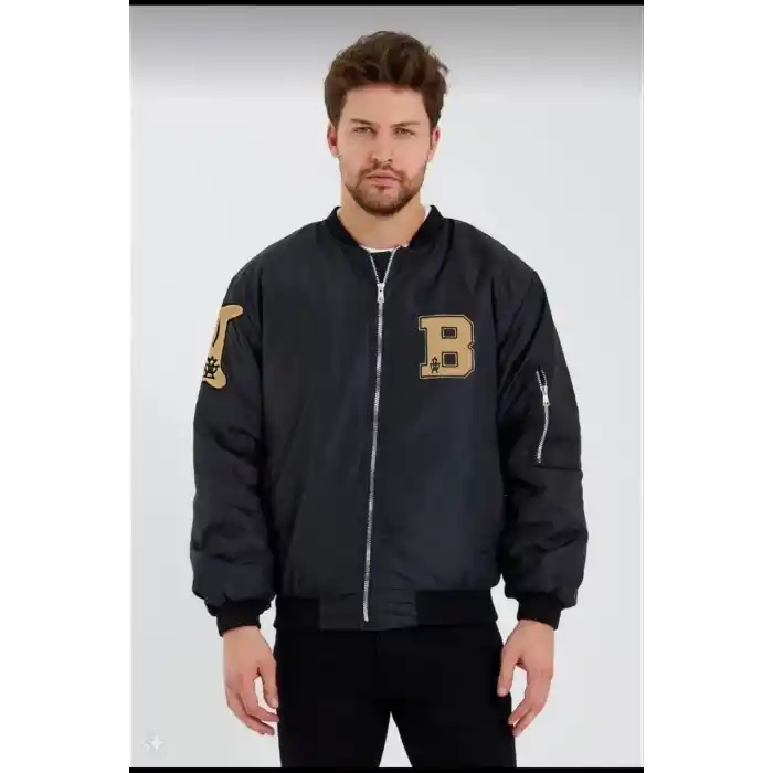 Erkek Siyah Bomber Kolej Mont – B Harfi ve Kemik Baskılı, Su İtici Kumaş, Kapitone Astarlı Fermuarlı Ceket - Siyah