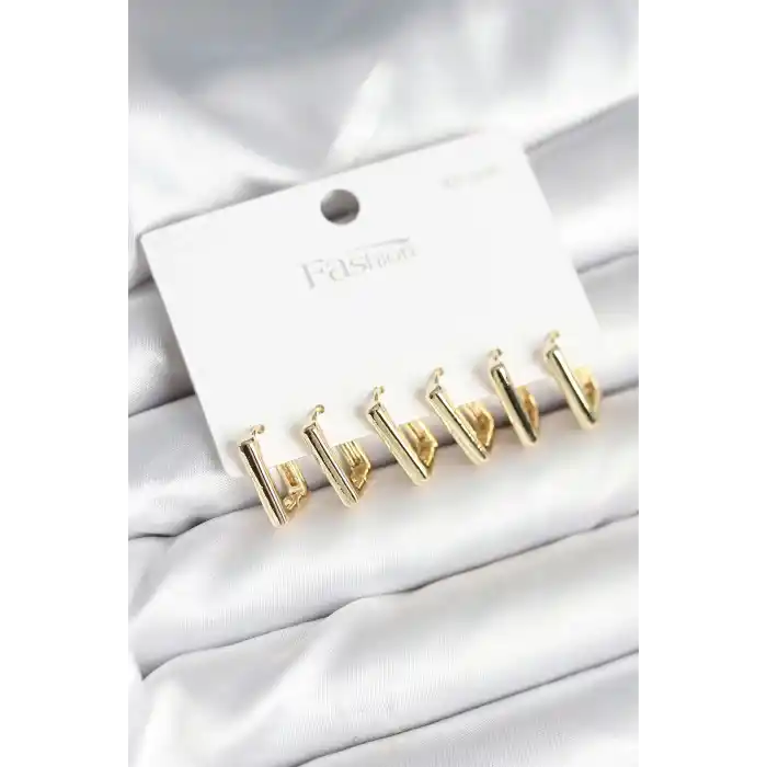 Gold Renk Kare Model Pirinç 925 Ayar Gümüş Çivili Kadın Küpe Seti