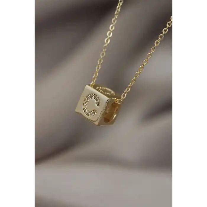 Gold Renk Zirkon Taşlı Küp Model C Harfli Kolye
