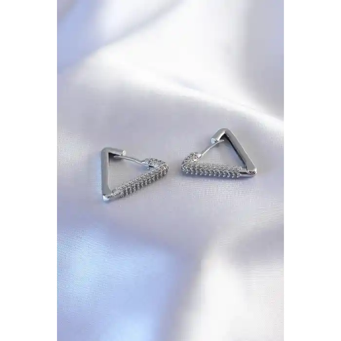 Gümüş Renk Zirkon Taşlı Üçgen Model Kadın Küpe