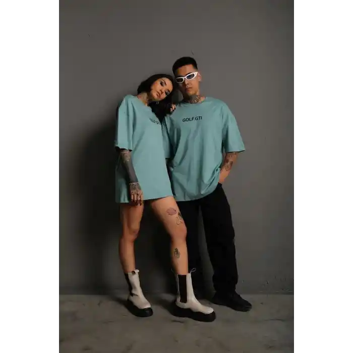 Kadın Oversize Baskılı Tişört – Golf GTI Retro Araba Desenli, Ön & Arka Dijital Baskı, Sokak Modası Stil - Mint Yeşili