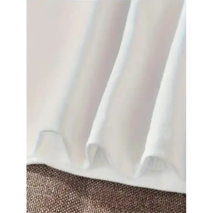 Kadınlar için Şık Siyah Kedi Grafik Tişört - Oversize Kısa Kollu Üst, Nefes Alabilir Polyester Karışımı, Makinede Yıkanabilir - Mükemmel Yaz Modası - Beyaz