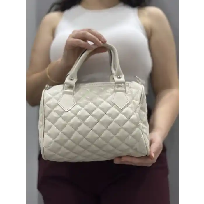 Kapaksız kapitone krem cilt çanta