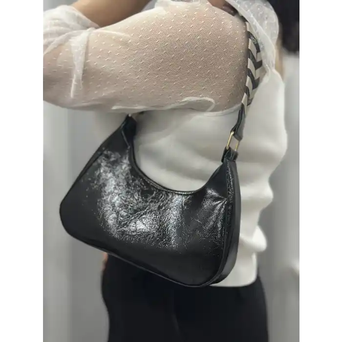 Kraş siyah cilt çanta