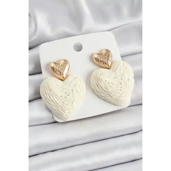 Krem Kalp Figürlü Hasır Örgü Model Gold Renk Kadın Küpe