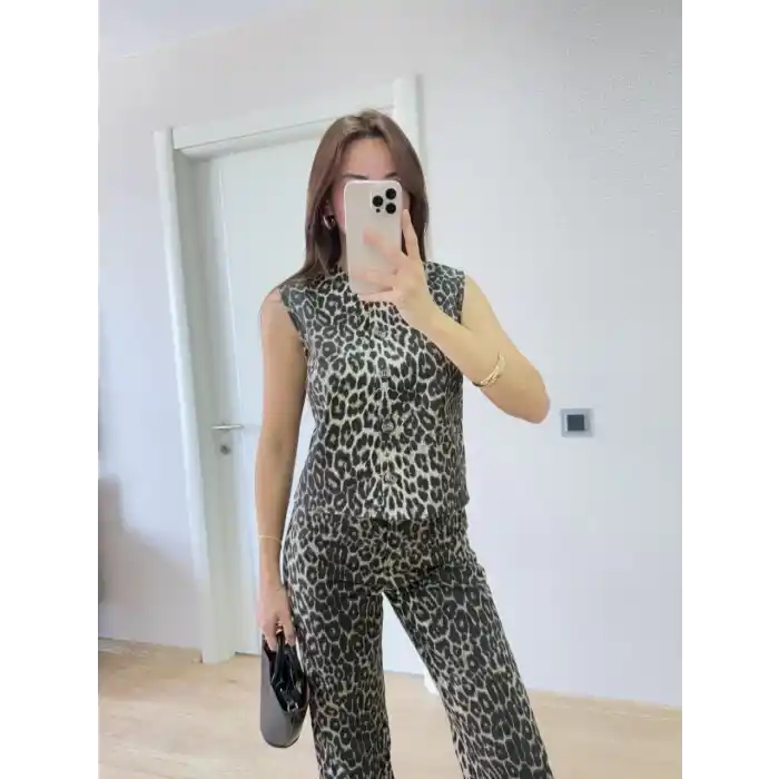 leopar desenli Düğmeli Bluzlu Pantolon İkili Takım -Leopar
