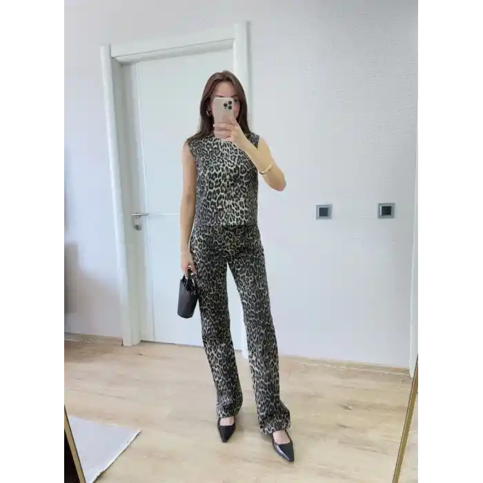 leopar desenli Düğmeli Bluzlu Pantolon İkili Takım -Leopar