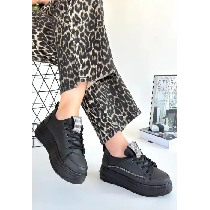Leope Siyah Cilt Bağcıklı Spor Ayakkabı