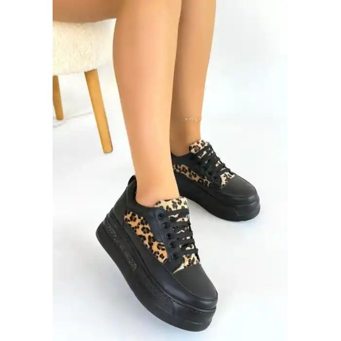 Lorrin Siyah Cilt Leopar Detaylı Bağcıklı Spor Ayakkabı
