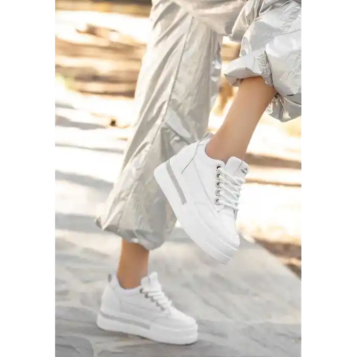 Lulu Beyaz Cilt Bağcıklı Spor Ayakkabı