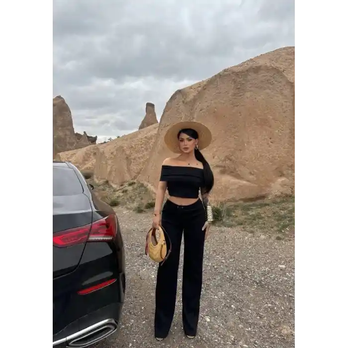 Madonna yaka bol paça pantolonlu takım