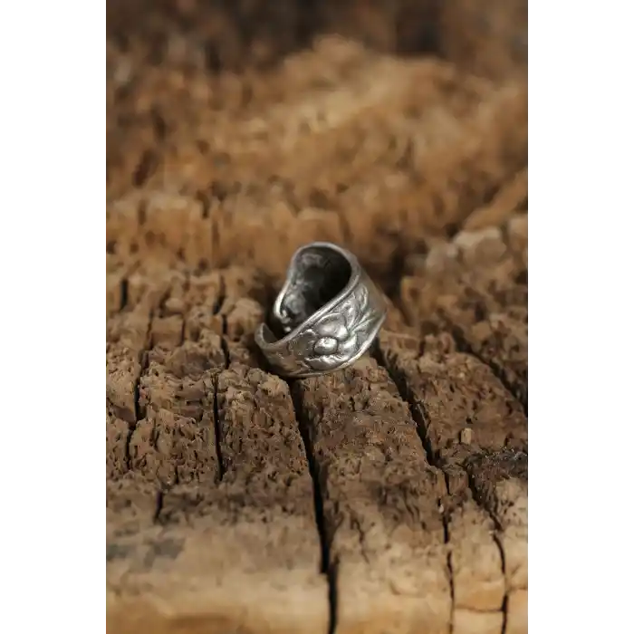 Otantik Çiçek Tasarımlı Ayarlamalı Kadın Yüzük