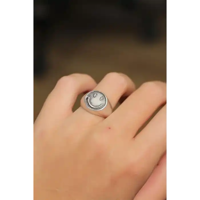 Otantik Emoji Tasarımlı Ayarlamalı Kadın Yüzük