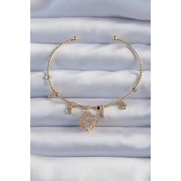 Pirinç Altın Renk Zirkon Taşlı Yonca Model Charm Bileklik