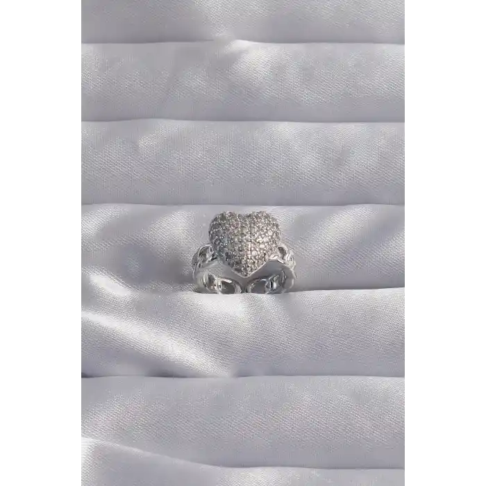 Pirinç Ayarlamalı Gümüş Renk Zirkon Taşlı Bombeli Kalp Yüzük