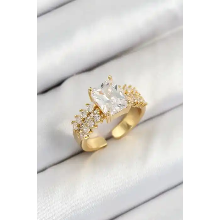 Pirinç  Büyük Zirkon Taşlı Model Gold Renk Kadın Yüzük