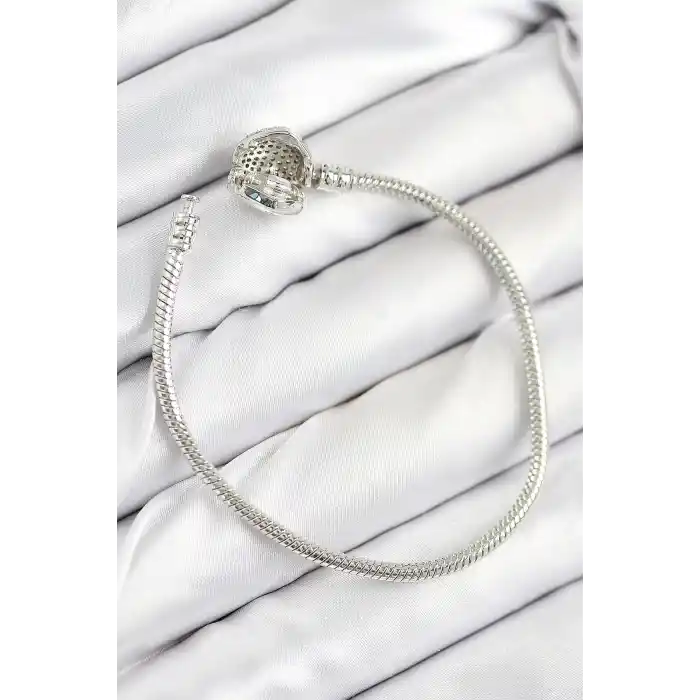 Pirinç Charm Zirkon Taşlı Kalp Model Gümüş Renk Kadın Bileklik