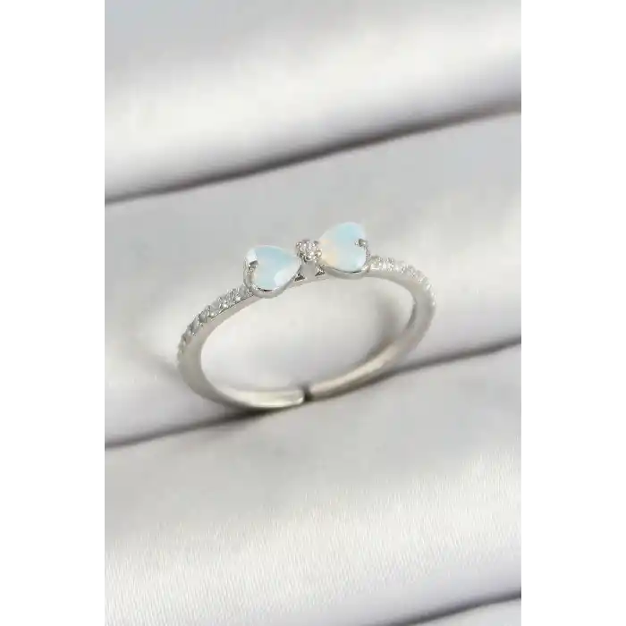 Pirinç Fiyonk Figürlü Zirkon Taşlı Gümüş Renk Ayarlanabilir Kadın Yüzük