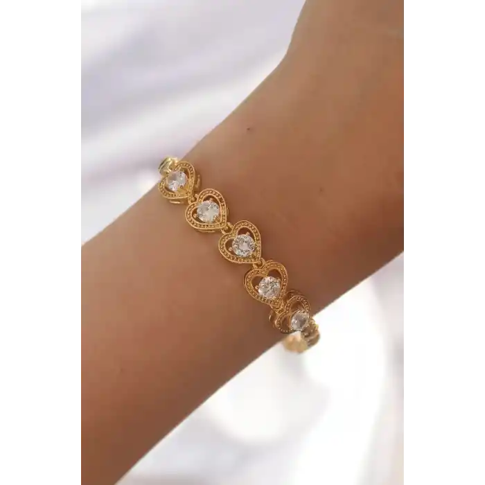 Pirinç Gold Renk İçi Zirkon Taşlı Kalp Figürlü Bileklik