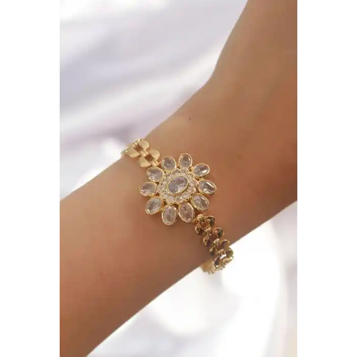 Pirinç Gold Renk İri Zirkon Taşlı Çiçek Figürlü Bileklik