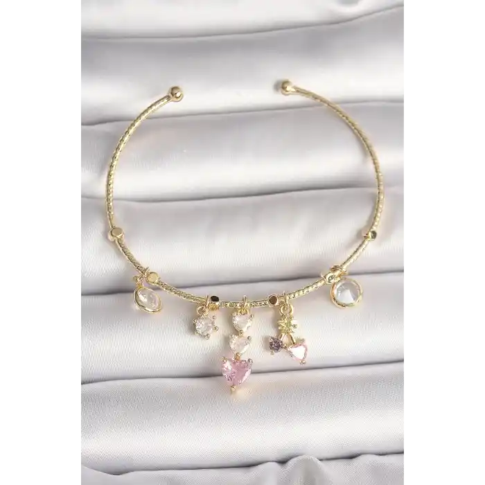 Pirinç Gold Renk Sallantı Zirkon Taşlı Kalp Figür Pembe Kalp Detay Charm Kadın Bileklik