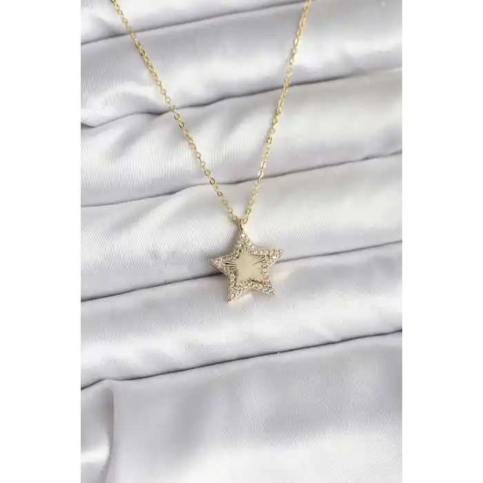 Pirinç Gold Renk Zincirli Yıldızlı Model Kadın Kolye