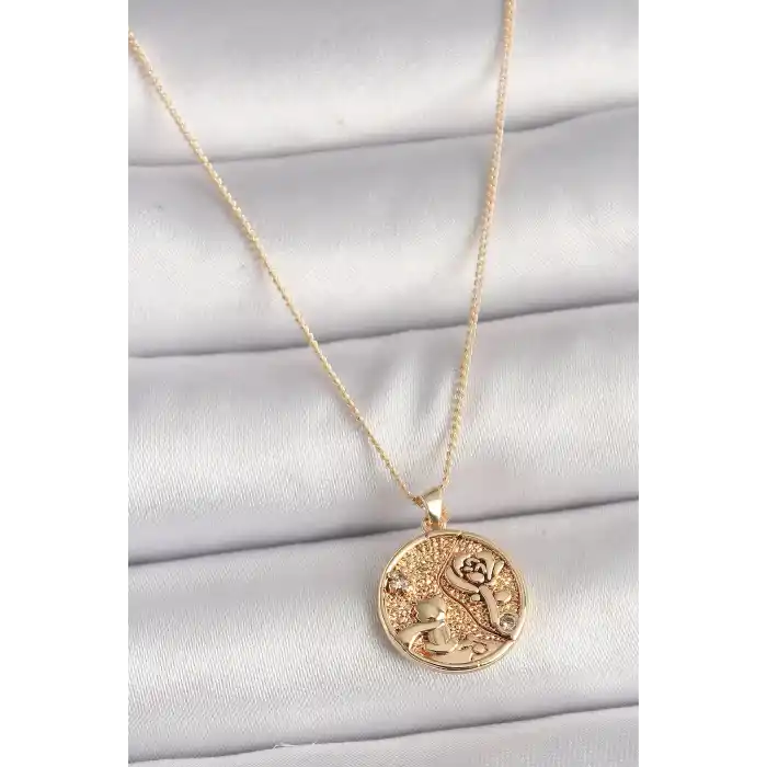 Pirinç Gold Renk Zirkon Taş Detaylı Gül İşleme Madalyon Model Kadın Kolye