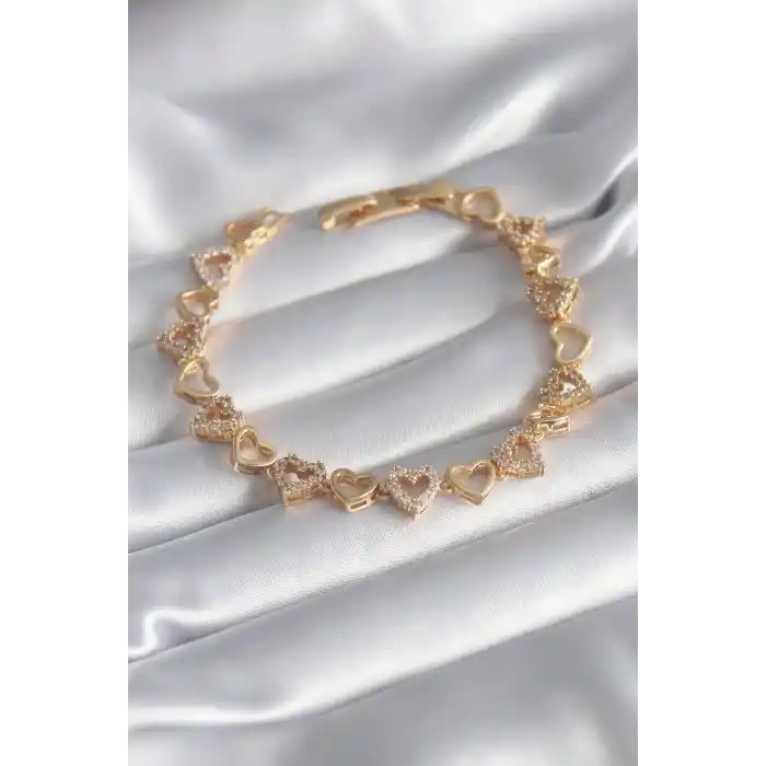 Pirinç Gold Renk Zirkon Taşlı Kalp Model VIP Seri Kadın Bileklik