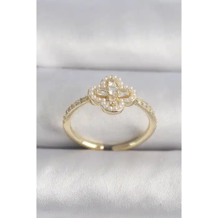 Pirinç Gold Renk Zirkon Taşlı Yonca Model İnci Detay Kadın Yüzük