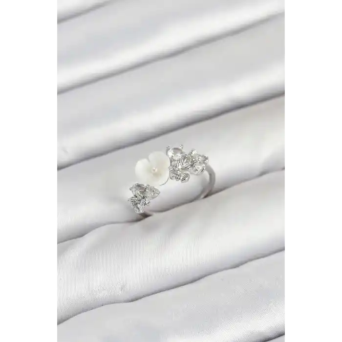 Pirinç Gümüş Renk Çiçek Model Zirkon Taşlı Kadın Yüzük