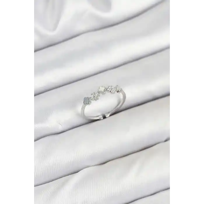 Pirinç Gümüş Renk Minimal Yonca Detaylı Kadın Yüzük