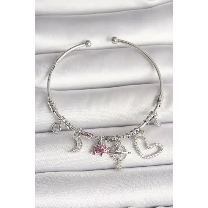 Pirinç Gümüş Renk Sallantı Zirkon Taşlı Gezegen Figür Kalp Detay Charm Kadın Bileklik