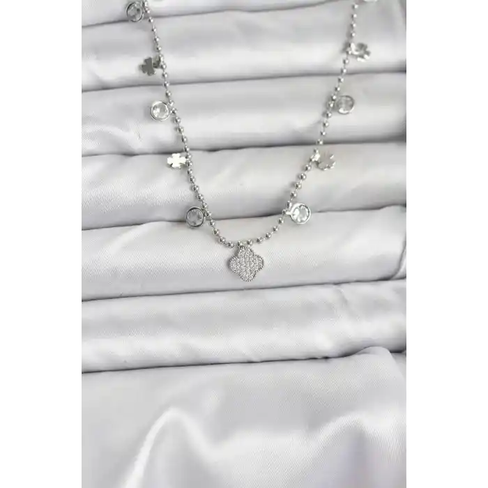 Pirinç Gümüş Renk Yonca Model Kadın Kolye
