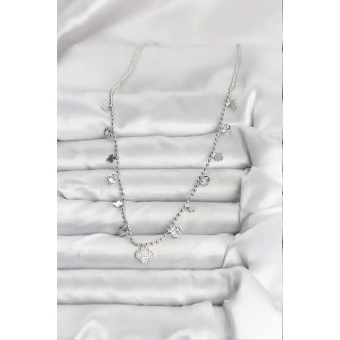 Pirinç Gümüş Renk Yonca Model Kadın Kolye