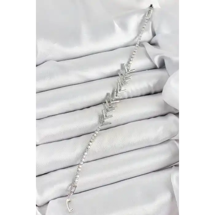 Pirinç Gümüş Renk Zirkon Taşlı Balık Sırtı Kadın Bileklik