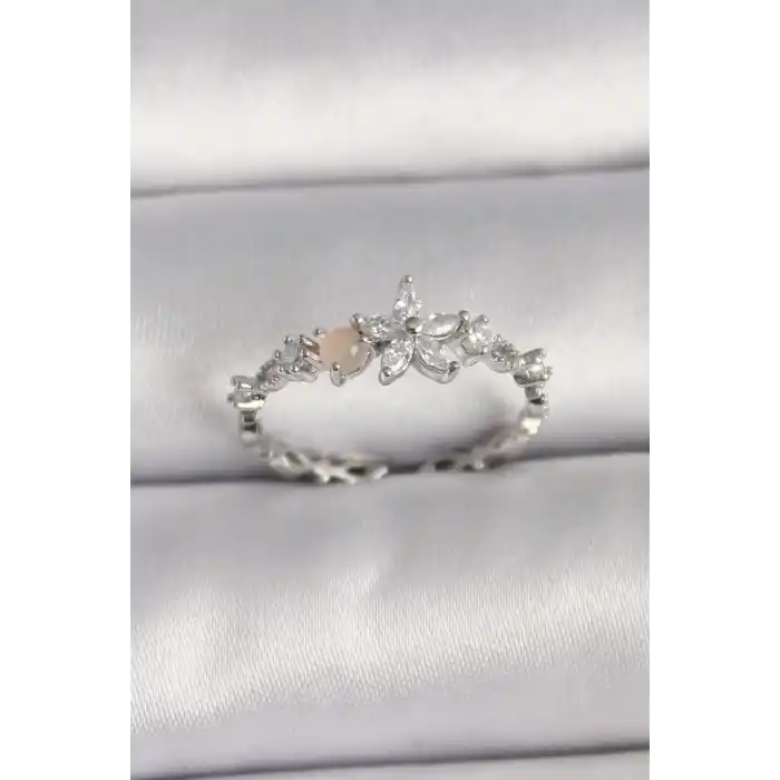 Pirinç Gümüş Renk Zirkon Taşlı Çiçek Model Ayarlanabilir Yüzük