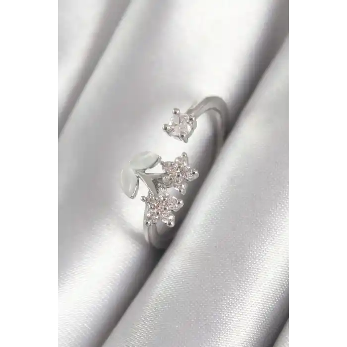 Pirinç Gümüş Renk Zirkon Taşlı Çiçek Model Kadın Yüzük