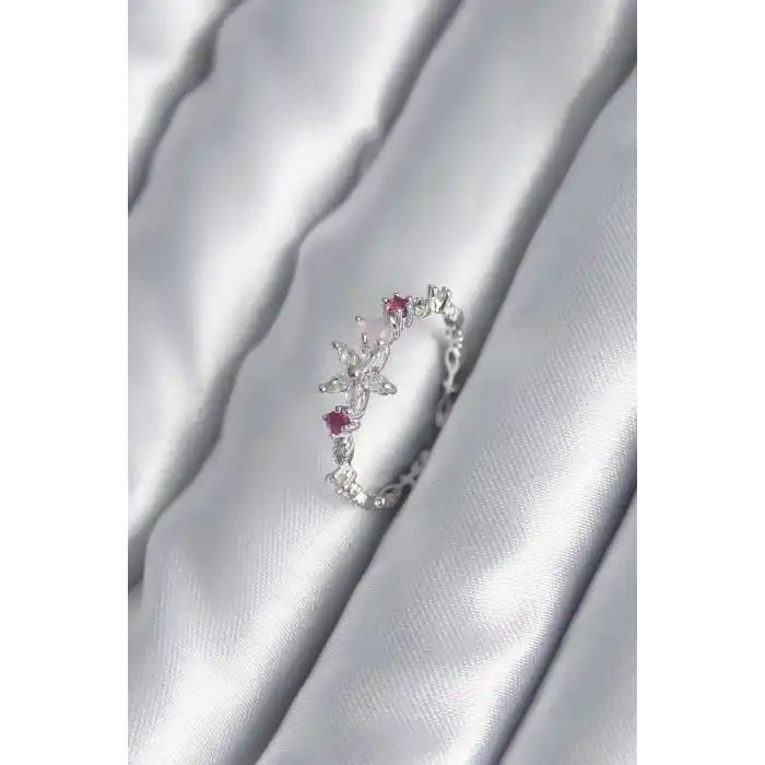 Pirinç Gümüş Renk Zirkon Taşlı Çiçek Model Pembe Zirkon Taş Detay Kadın Yüzük